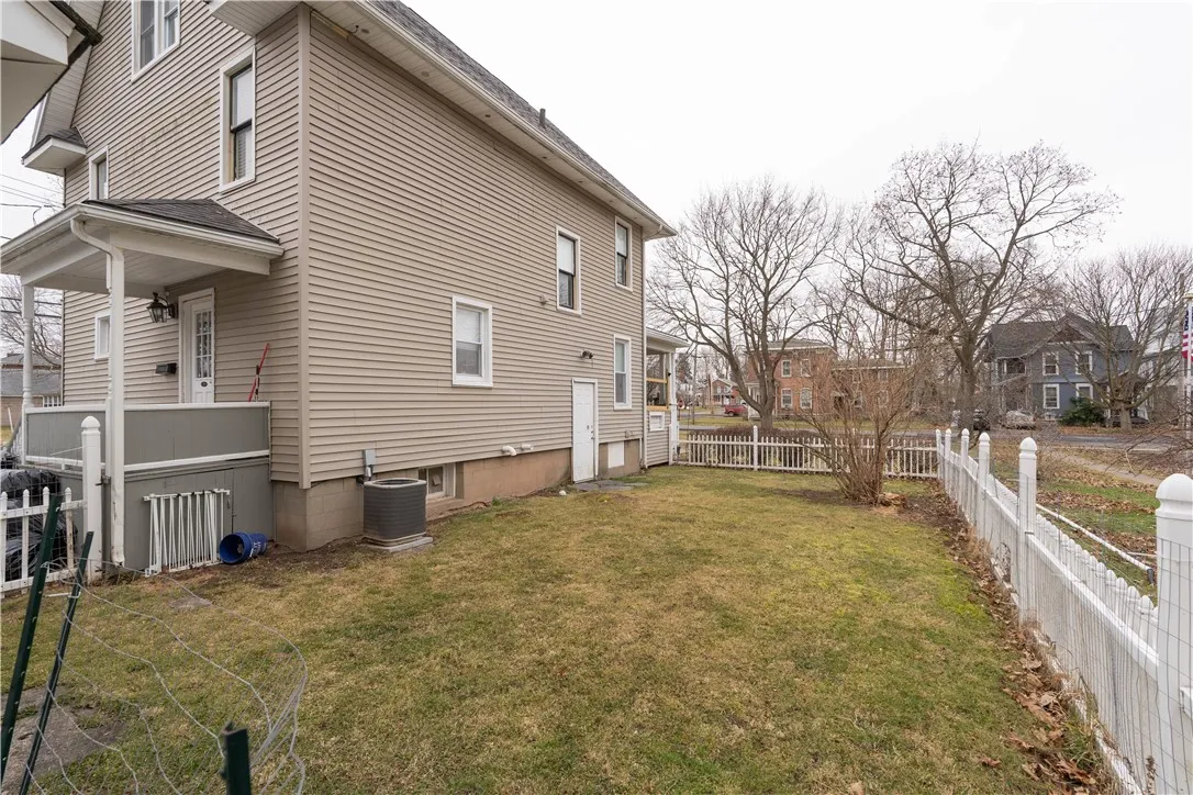 20 West Elisha Street, Waterloo, New York 13165, Waterloo, New York 13165, 3 Bedrooms Bedrooms, 8 Rooms Rooms,1 BathroomBathrooms,Residential Lease,For Rent,20 West Elisha Street, Waterloo, New York 13165,R1604737