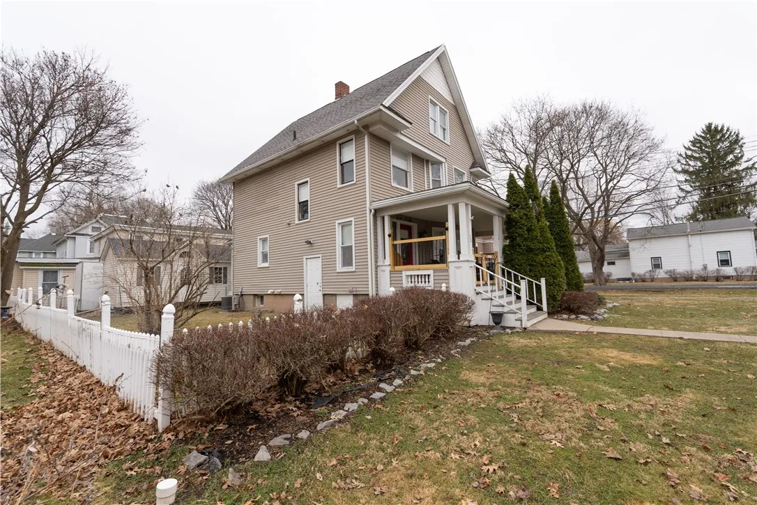 20 West Elisha Street, Waterloo, New York 13165, Waterloo, New York 13165, 3 Bedrooms Bedrooms, 8 Rooms Rooms,1 BathroomBathrooms,Residential Lease,For Rent,20 West Elisha Street, Waterloo, New York 13165,R1604737