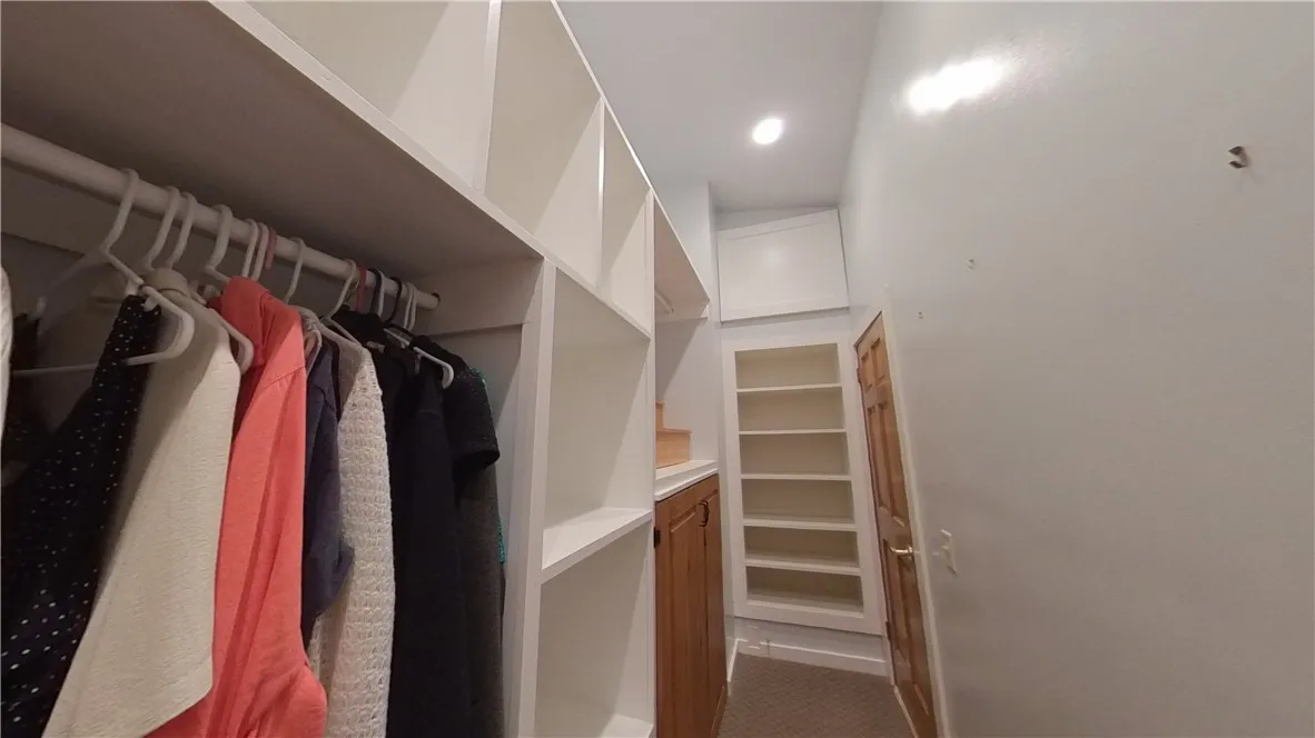 Walk-in Closet