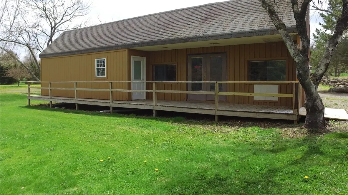 Work Shop with Retail Space, office, lumber storage & heated project space