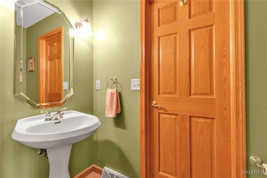 4787 John Michael Way, Hamburg, New York 14075, Hamburg, New York 14075, 3 Bedrooms Bedrooms, 7 Rooms Rooms,2 BathroomsBathrooms,Residential,Closed,4787 John Michael Way, Hamburg, New York 14075,B1604963