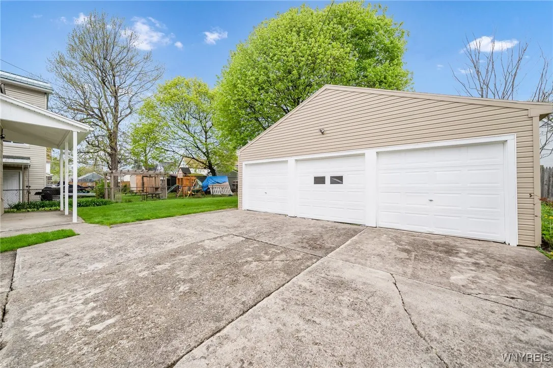 178 Lockwood Avenue, Buffalo, New York 14220, Buffalo, New York 14220, 4 Bedrooms Bedrooms, 7 Rooms Rooms,1 BathroomBathrooms,Residential,Closed,178 Lockwood Avenue, Buffalo, New York 14220,B1604716