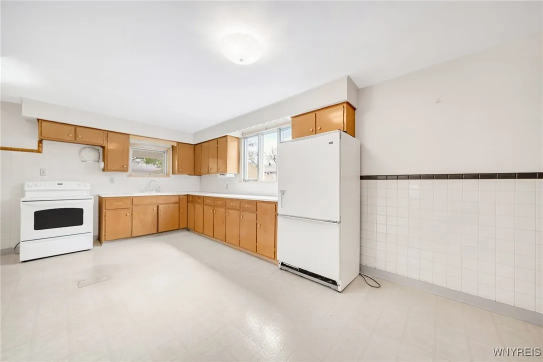 178 Lockwood Avenue, Buffalo, New York 14220, Buffalo, New York 14220, 4 Bedrooms Bedrooms, 7 Rooms Rooms,1 BathroomBathrooms,Residential,Closed,178 Lockwood Avenue, Buffalo, New York 14220,B1604716