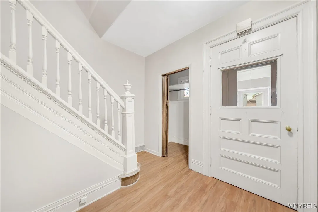 178 Lockwood Avenue, Buffalo, New York 14220, Buffalo, New York 14220, 4 Bedrooms Bedrooms, 7 Rooms Rooms,1 BathroomBathrooms,Residential,Closed,178 Lockwood Avenue, Buffalo, New York 14220,B1604716