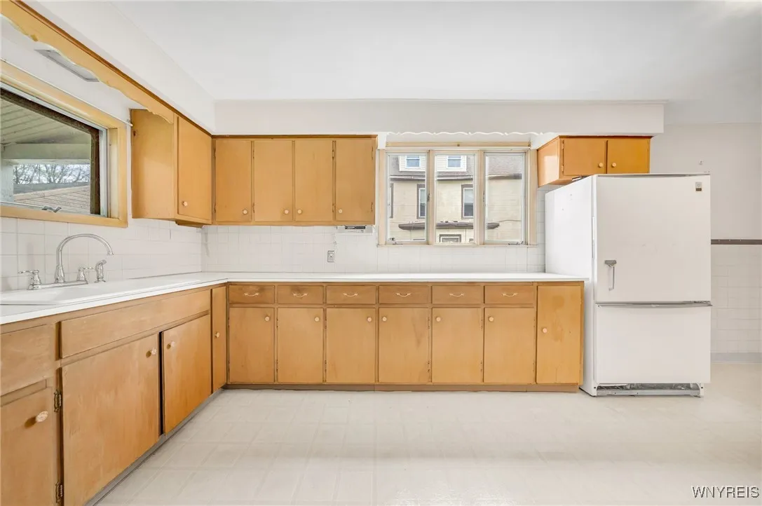 178 Lockwood Avenue, Buffalo, New York 14220, Buffalo, New York 14220, 4 Bedrooms Bedrooms, 7 Rooms Rooms,1 BathroomBathrooms,Residential,Closed,178 Lockwood Avenue, Buffalo, New York 14220,B1604716