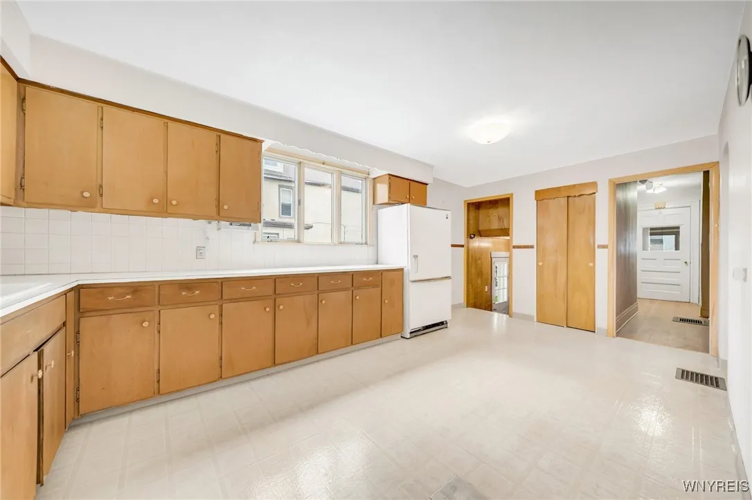 178 Lockwood Avenue, Buffalo, New York 14220, Buffalo, New York 14220, 4 Bedrooms Bedrooms, 7 Rooms Rooms,1 BathroomBathrooms,Residential,Closed,178 Lockwood Avenue, Buffalo, New York 14220,B1604716