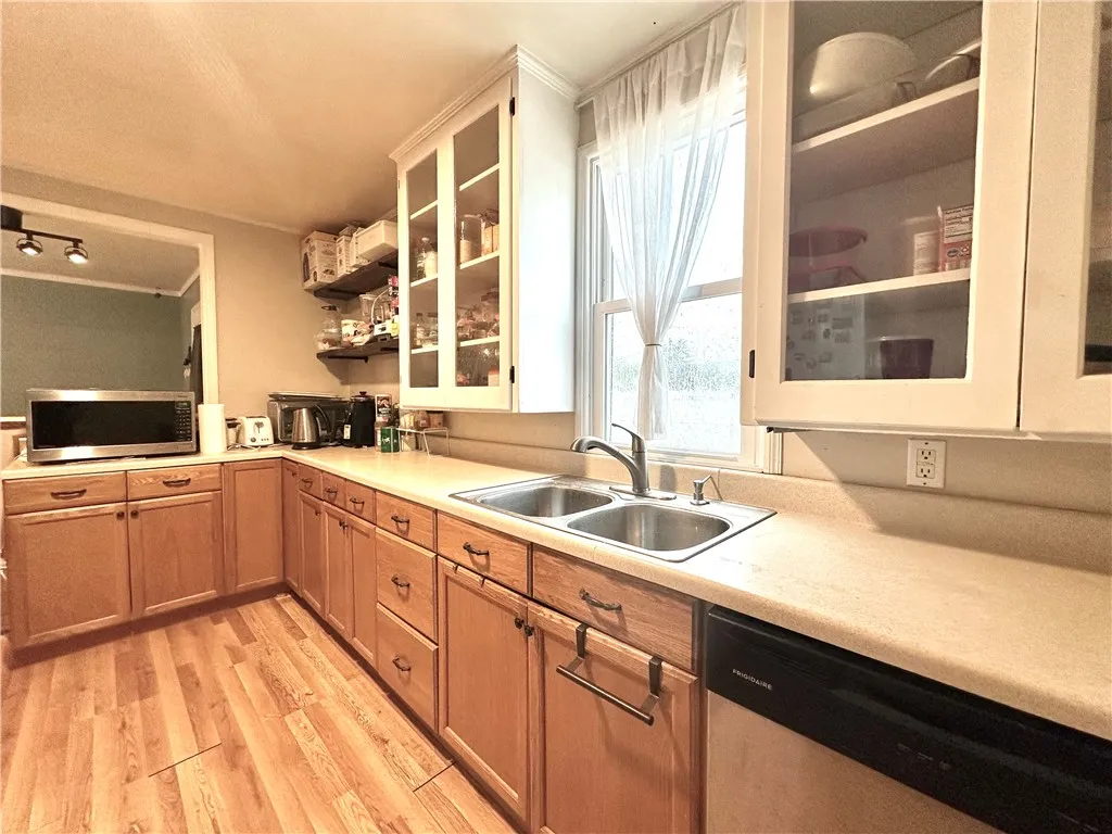 616 Hart Street, Elmira-city, New York 14901, Elmira City, New York 14901, 3 Bedrooms Bedrooms, 6 Rooms Rooms,1 BathroomBathrooms,Residential,Closed,616 Hart Street, Elmira-city, New York 14901,0,R1602740