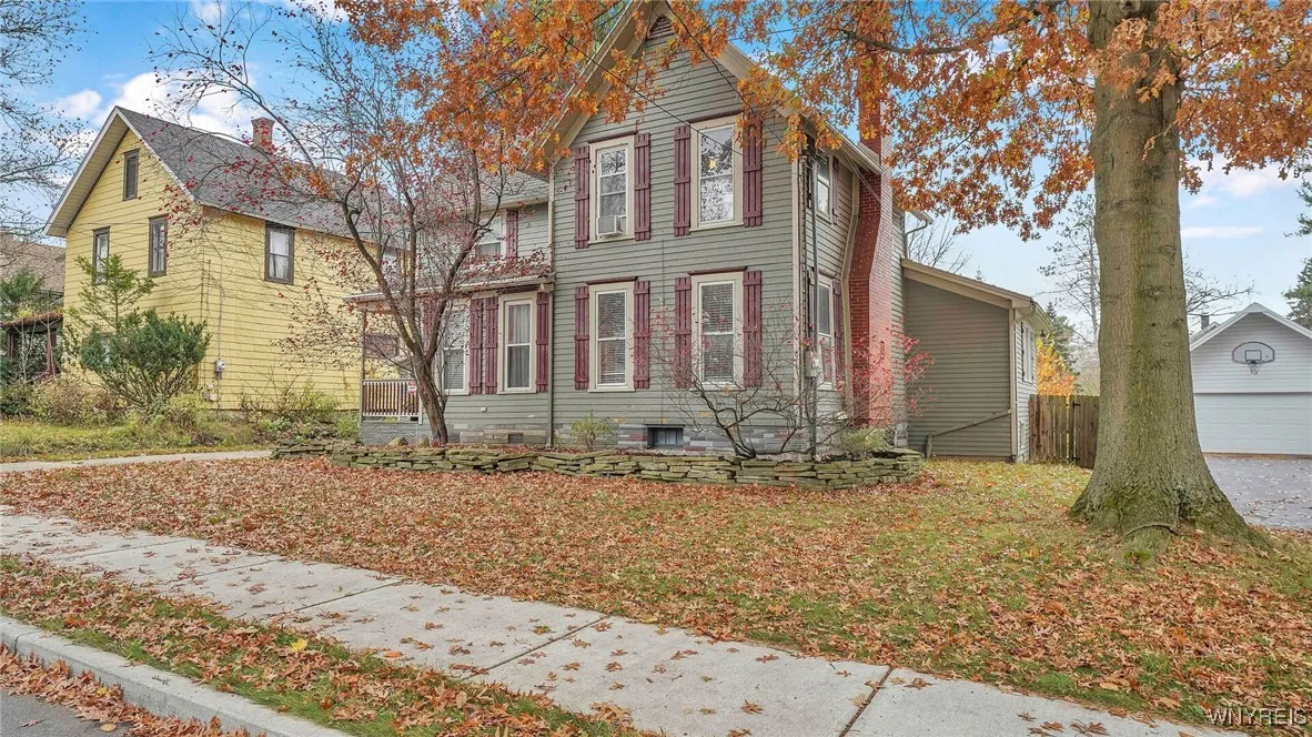 705 Oakwood Avenue, Aurora, New York 14052, Aurora, New York 14052, 5 Bedrooms Bedrooms, ,3 BathroomsBathrooms,Residential,Closed,705 Oakwood Avenue, Aurora, New York 14052,0,B1604678