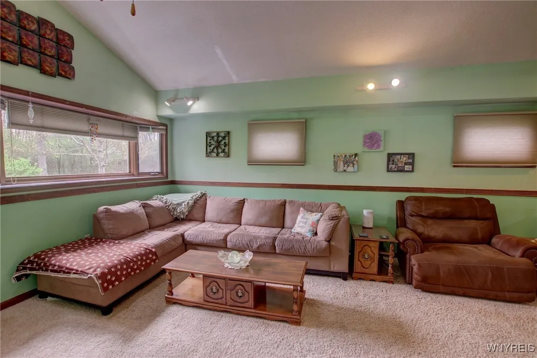 3509 Howard Road, Hamburg, New York 14075, Hamburg, New York 14075, 3 Bedrooms Bedrooms, 5 Rooms Rooms,1 BathroomBathrooms,Residential,Closed,3509 Howard Road, Hamburg, New York 14075,0,B1604691