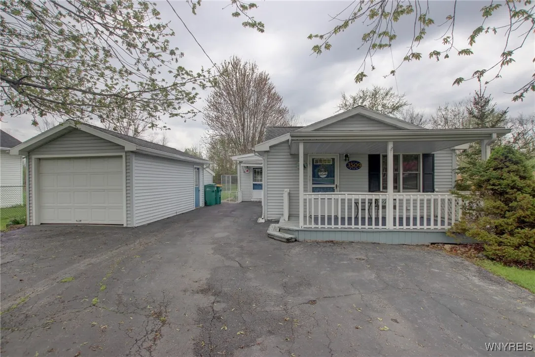 3509 Howard Road, Hamburg, New York 14075, Hamburg, New York 14075, 3 Bedrooms Bedrooms, 5 Rooms Rooms,1 BathroomBathrooms,Residential,Closed,3509 Howard Road, Hamburg, New York 14075,0,B1604691