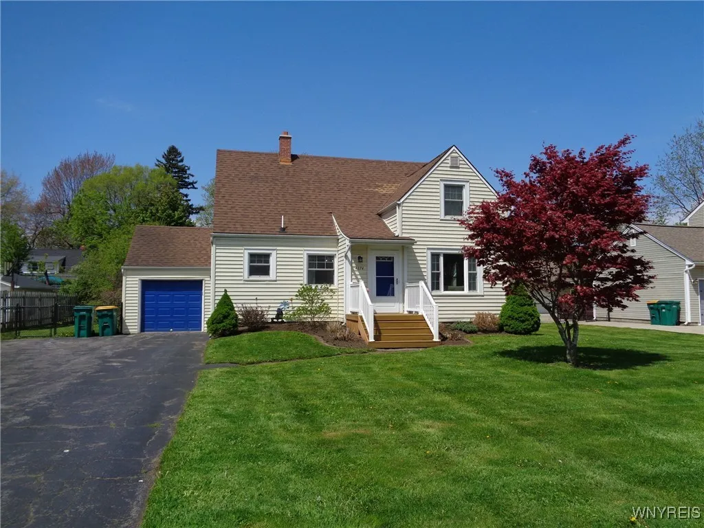 4274 Trailing Drive, Clarence, New York 14221, Clarence, New York 14221, 4 Bedrooms Bedrooms, 7 Rooms Rooms,2 BathroomsBathrooms,Residential,Closed,4274 Trailing Drive, Clarence, New York 14221,0,B1604896
