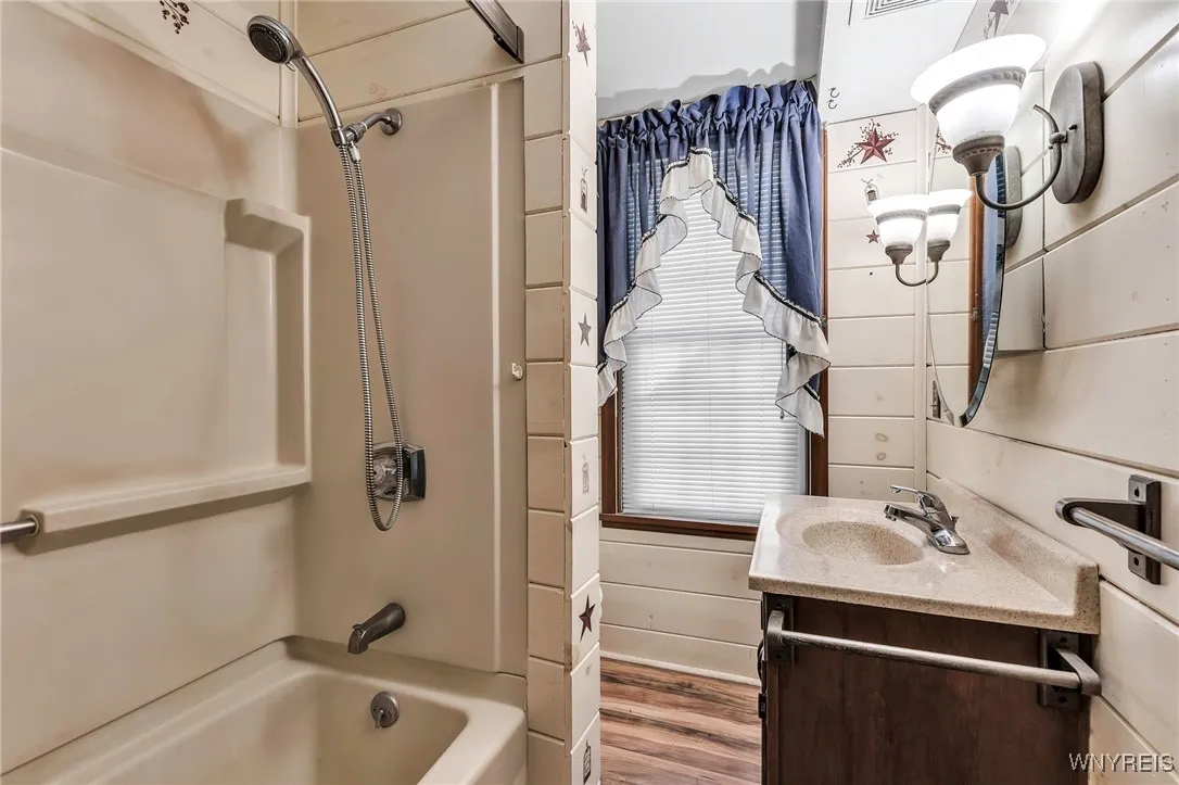 614 West Center Street, Ridgeway, New York 14103, Ridgeway, New York 14103, 3 Bedrooms Bedrooms, 7 Rooms Rooms,1 BathroomBathrooms,Residential,For Sale,614 West Center Street, Ridgeway, New York 14103,0,B1604761