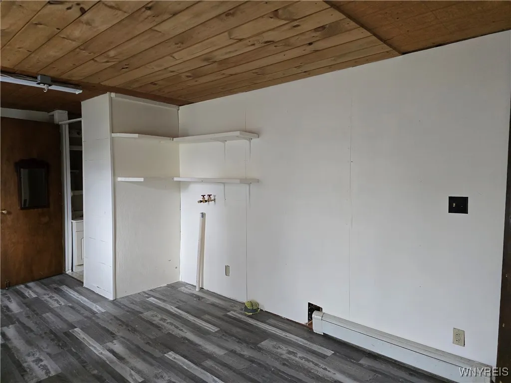 614 West Center Street, Ridgeway, New York 14103, Ridgeway, New York 14103, 3 Bedrooms Bedrooms, 7 Rooms Rooms,1 BathroomBathrooms,Residential,For Sale,614 West Center Street, Ridgeway, New York 14103,0,B1604761