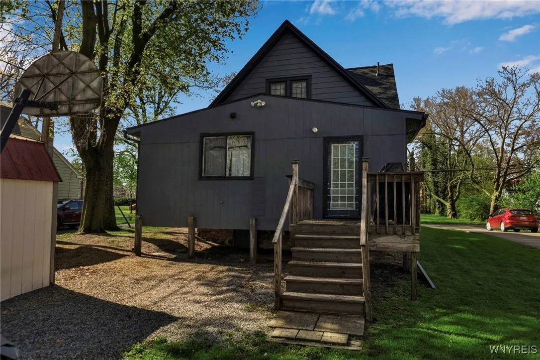 614 West Center Street, Ridgeway, New York 14103, Ridgeway, New York 14103, 3 Bedrooms Bedrooms, 7 Rooms Rooms,1 BathroomBathrooms,Residential,For Sale,614 West Center Street, Ridgeway, New York 14103,0,B1604761