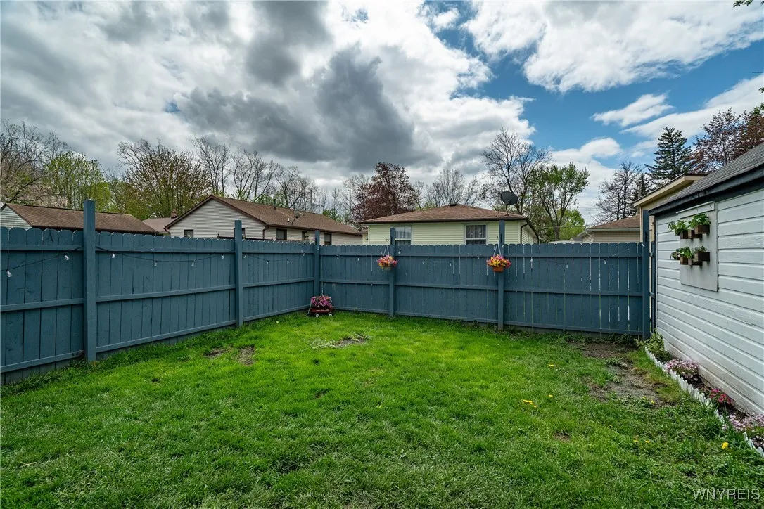 71 Klaum Avenue, North Tonawanda, New York 14120, North Tonawanda, New York 14120, 4 Bedrooms Bedrooms, 10 Rooms Rooms,2 BathroomsBathrooms,Residential,Closed,71 Klaum Avenue, North Tonawanda, New York 14120,0,B1604574