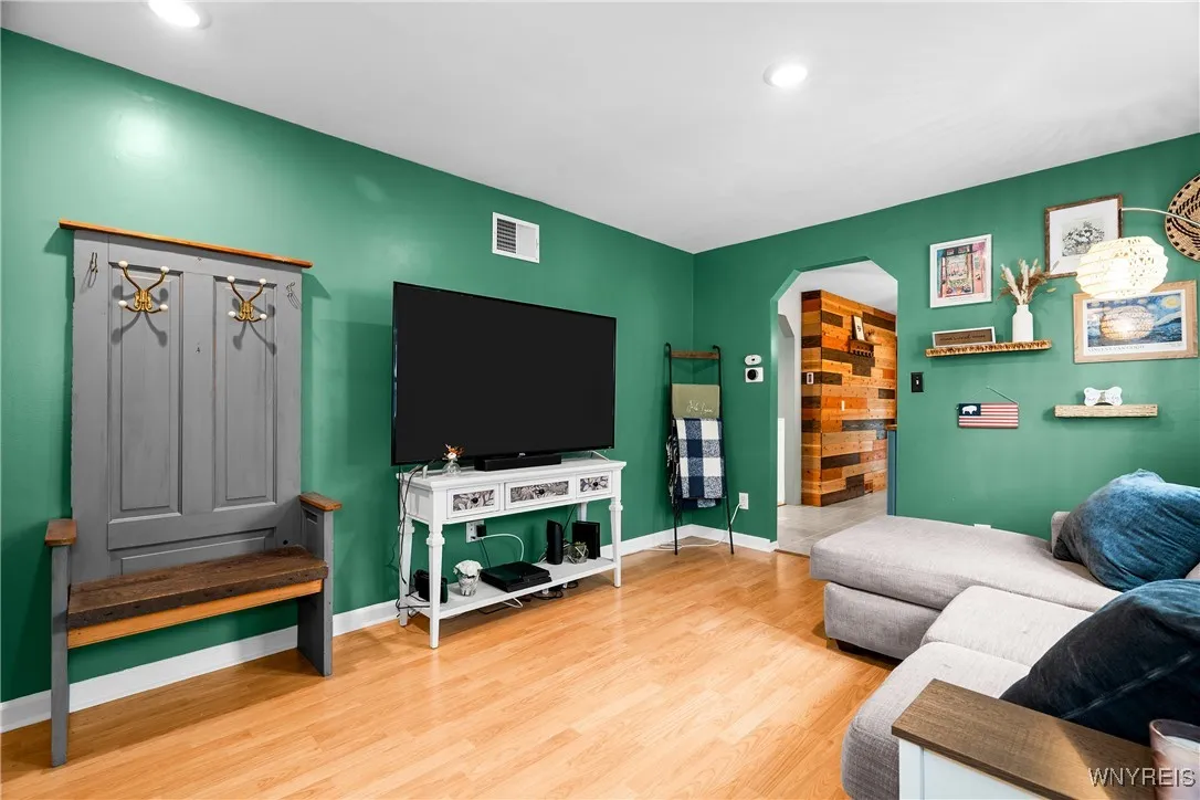 71 Klaum Avenue, North Tonawanda, New York 14120, North Tonawanda, New York 14120, 4 Bedrooms Bedrooms, 10 Rooms Rooms,2 BathroomsBathrooms,Residential,Closed,71 Klaum Avenue, North Tonawanda, New York 14120,0,B1604574