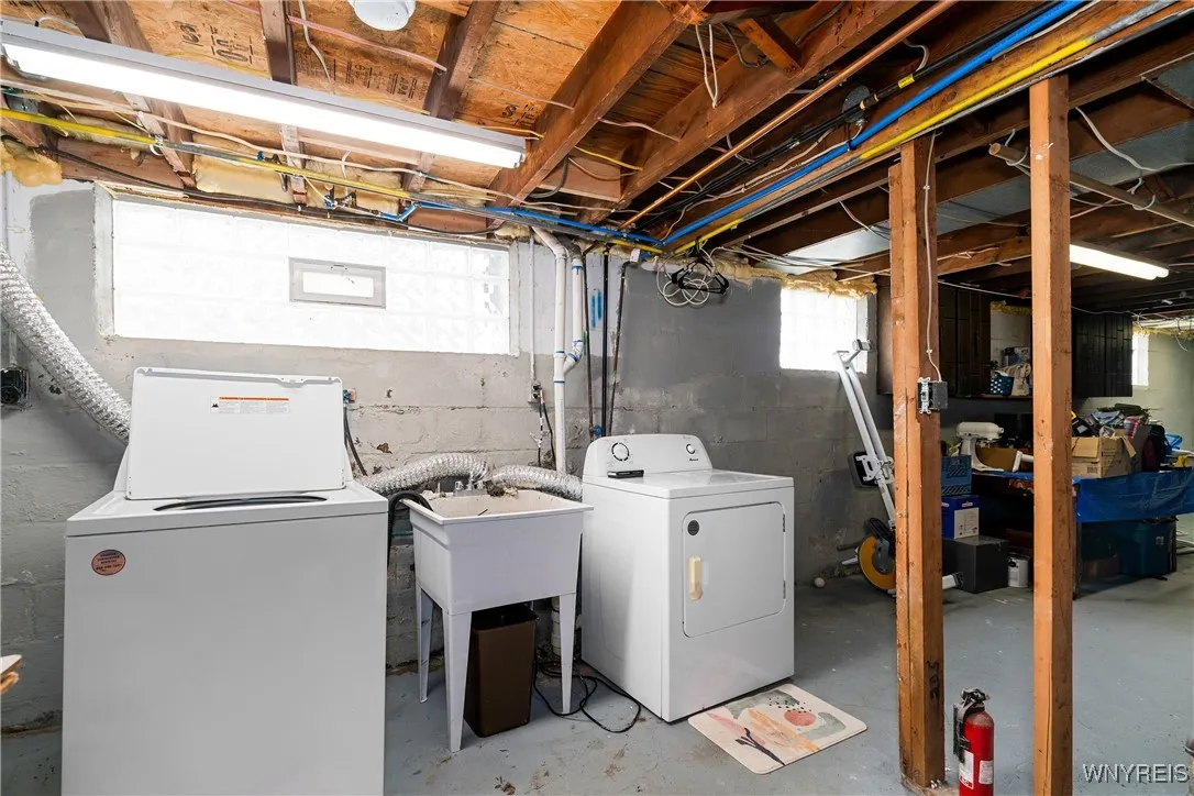 71 Klaum Avenue, North Tonawanda, New York 14120, North Tonawanda, New York 14120, 4 Bedrooms Bedrooms, 10 Rooms Rooms,2 BathroomsBathrooms,Residential,Closed,71 Klaum Avenue, North Tonawanda, New York 14120,0,B1604574