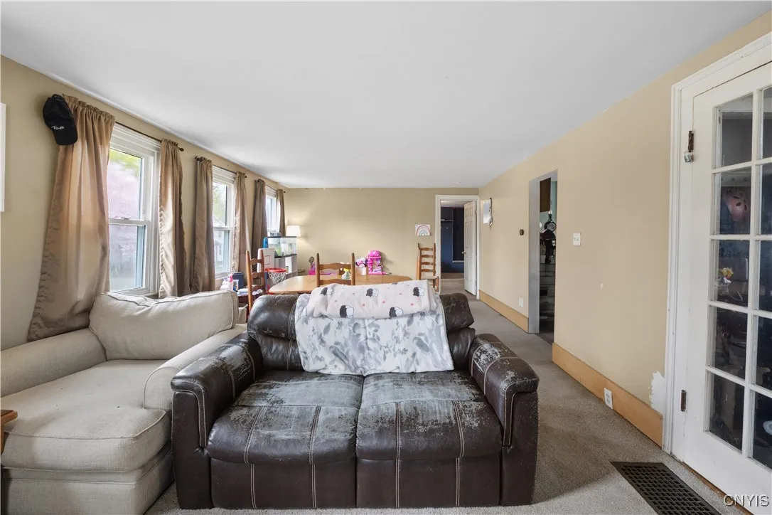 97 West Seneca Street, Oswego-city, New York 13126, Oswego, New York 13126, 3 Bedrooms Bedrooms, 6 Rooms Rooms,1 BathroomBathrooms,Residential,Closed,97 West Seneca Street, Oswego-city, New York 13126,0,S1601475