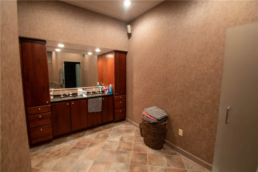 107-109 Fall Street, Seneca Falls, New York 13148, Seneca Falls, New York 13148, ,Commercial Sale,For Sale,107-109 Fall Street, Seneca Falls, New York 13148,0,R1605170