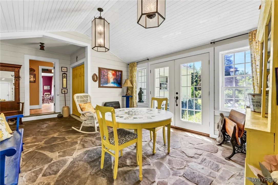 11919 Versailles Silver Crk Road, Perrysburg, New, Perrysburg, New York 14129, 5 Bedrooms Bedrooms, 20 Rooms Rooms,3 BathroomsBathrooms,Residential,Closed,11919 Versailles Silver Crk Road, Perrysburg, New ,0,B1605071