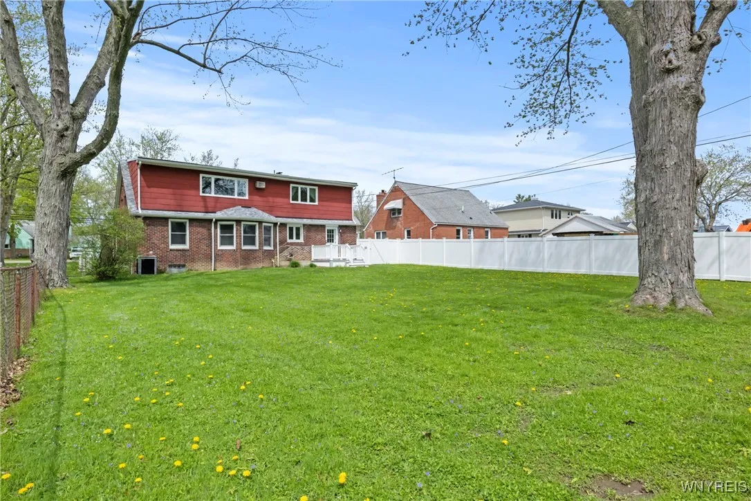 647 Center Road, West Seneca, New York 14224, West Seneca, New York 14224, 4 Bedrooms Bedrooms, 8 Rooms Rooms,2 BathroomsBathrooms,Residential,Closed,647 Center Road, West Seneca, New York 14224,0,B1605131