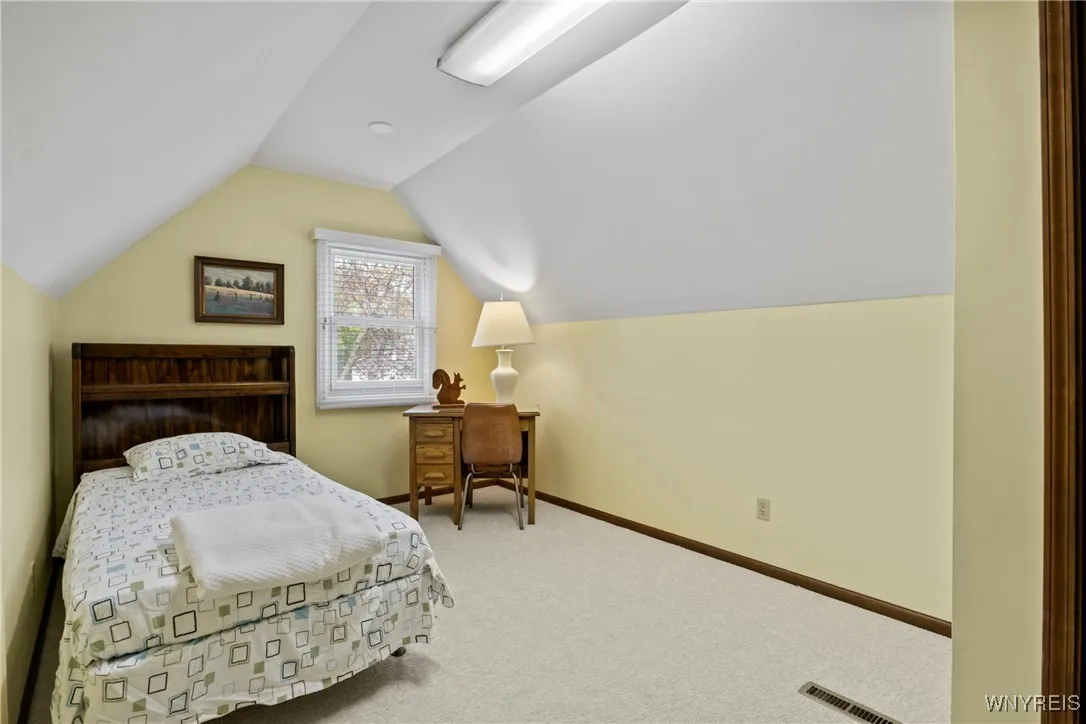 647 Center Road, West Seneca, New York 14224, West Seneca, New York 14224, 4 Bedrooms Bedrooms, 8 Rooms Rooms,2 BathroomsBathrooms,Residential,Closed,647 Center Road, West Seneca, New York 14224,0,B1605131
