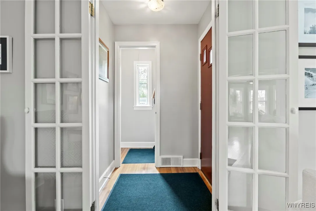 647 Center Road, West Seneca, New York 14224, West Seneca, New York 14224, 4 Bedrooms Bedrooms, 8 Rooms Rooms,2 BathroomsBathrooms,Residential,Closed,647 Center Road, West Seneca, New York 14224,0,B1605131