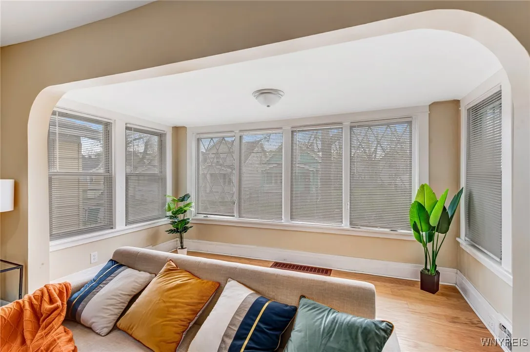 233 Stevens Avenue, Buffalo, New York 14215, Buffalo, New York 14215, 4 Bedrooms Bedrooms, 9 Rooms Rooms,1 BathroomBathrooms,Residential,Closed,233 Stevens Avenue, Buffalo, New York 14215,B1605201