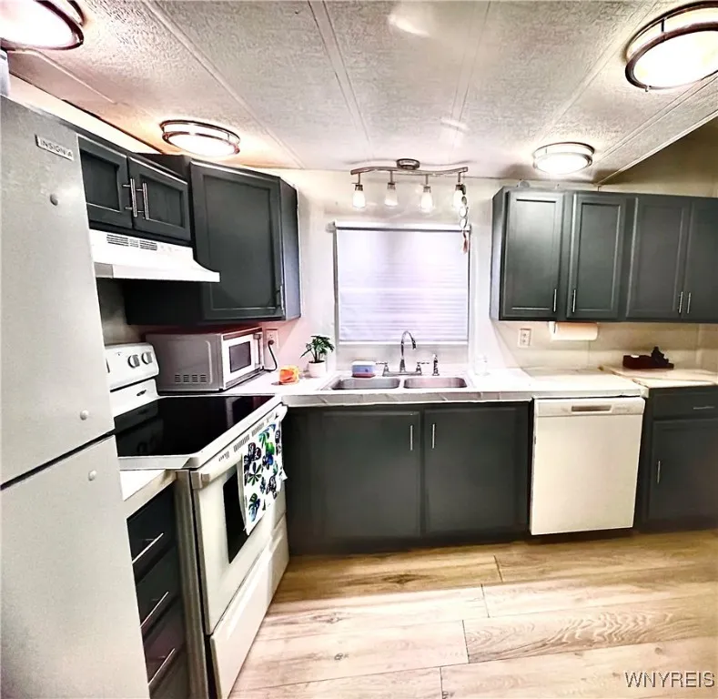 10 Vibernum Drive, Hamburg, New York 14075, Hamburg, New York 14075, 3 Bedrooms Bedrooms, 7 Rooms Rooms,1 BathroomBathrooms,Residential,For Sale,10 Vibernum Drive, Hamburg, New York 14075,B1605152