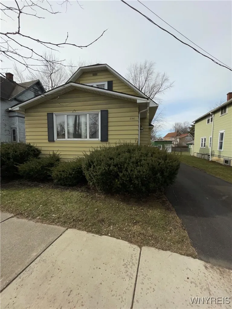 296 Delaware Street, Tonawanda-city, New York 1415, Tonawanda, New York 14150, 1 Bedroom Bedrooms, 5 Rooms Rooms,1 BathroomBathrooms,Residential Lease,Closed,296 Delaware Street, Tonawanda-city, New York 1415,0,B1605307