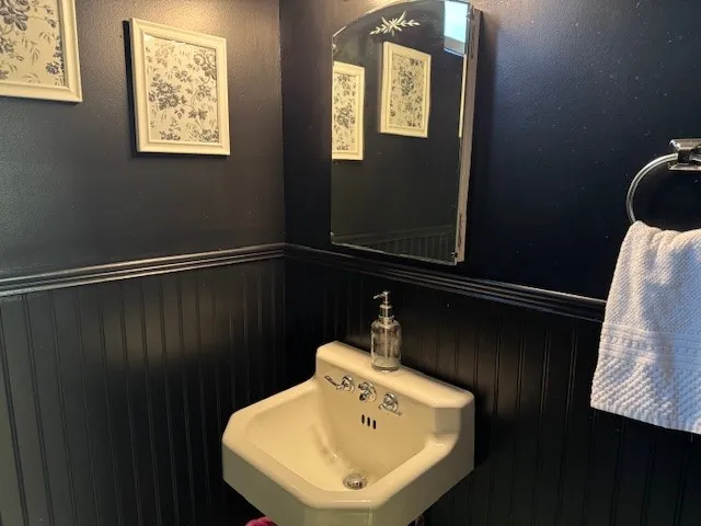 27 Nelson Avenue, Wellsville, New York 14895, Wellsville, New York 14895, 4 Bedrooms Bedrooms, 11 Rooms Rooms,2 BathroomsBathrooms,Residential,Closed,27 Nelson Avenue, Wellsville, New York 14895,0,R1605251