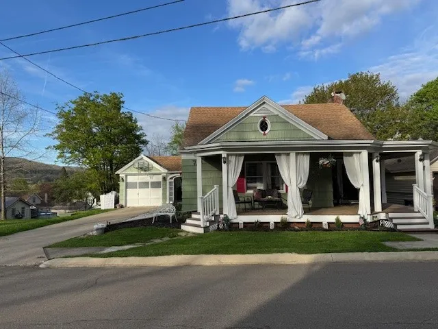27 Nelson Avenue, Wellsville, New York 14895, Wellsville, New York 14895, 4 Bedrooms Bedrooms, 11 Rooms Rooms,2 BathroomsBathrooms,Residential,Closed,27 Nelson Avenue, Wellsville, New York 14895,0,R1605251