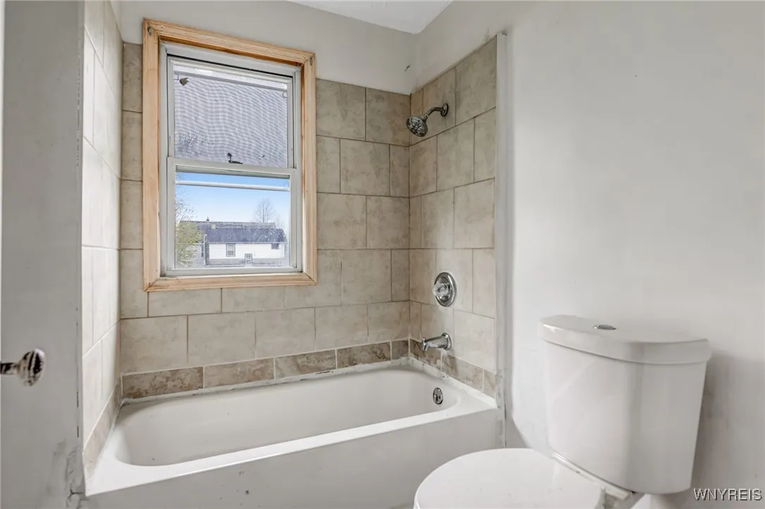 329 Jewett Avenue, Buffalo, New York 14214, Buffalo, New York 14214, 4 Bedrooms Bedrooms, ,4 BathroomsBathrooms,Residential,Closed,329 Jewett Avenue, Buffalo, New York 14214,0,B1605386