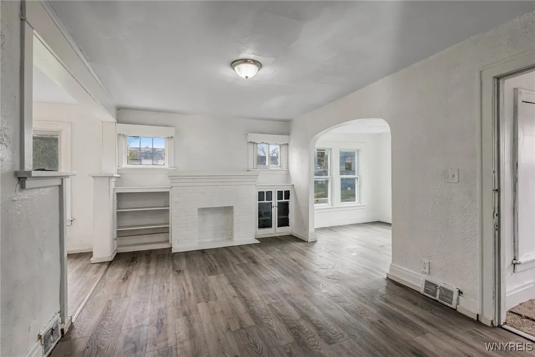 329 Jewett Avenue, Buffalo, New York 14214, Buffalo, New York 14214, 4 Bedrooms Bedrooms, ,4 BathroomsBathrooms,Residential,Closed,329 Jewett Avenue, Buffalo, New York 14214,0,B1605386