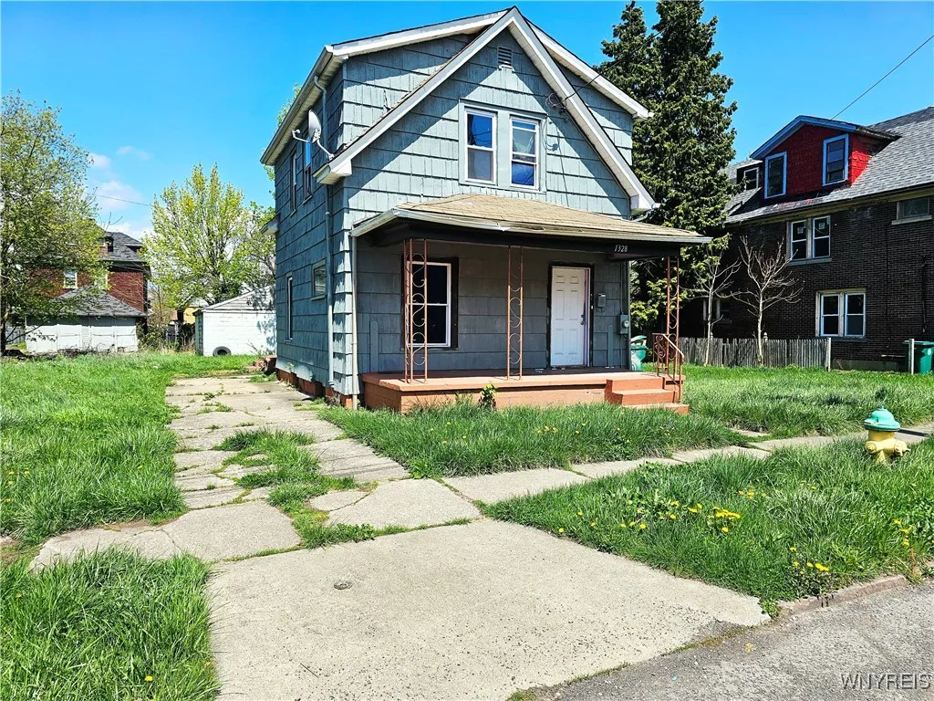 1328 Ashland Avenue, Niagara Falls, New York 14301, Niagara Falls, New York 14301, 4 Bedrooms Bedrooms, 8 Rooms Rooms,1 BathroomBathrooms,Residential,For Sale,1328 Ashland Avenue, Niagara Falls, New York 14301,0,B1603161