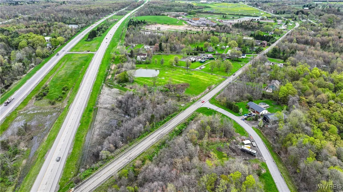 2572 Lakeview Road, Hamburg, New York 14085, Hamburg, New York 14085, 3 Bedrooms Bedrooms, 6 Rooms Rooms,1 BathroomBathrooms,Residential,For Sale,2572 Lakeview Road, Hamburg, New York 14085,0,B1605439