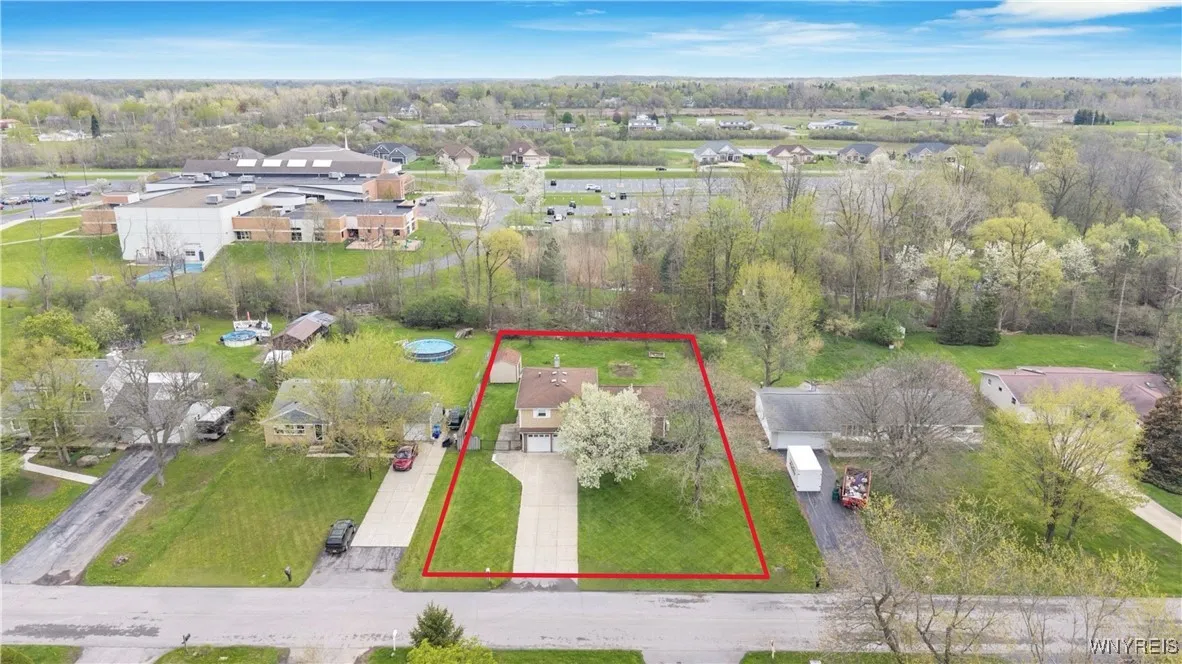 5153 Glenwood Drive, Clarence, New York 14221, Clarence, New York 14221, 4 Bedrooms Bedrooms, 9 Rooms Rooms,2 BathroomsBathrooms,Residential,Closed,5153 Glenwood Drive, Clarence, New York 14221,0,B1605432