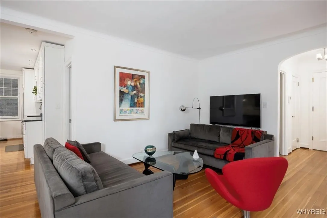 83 Bryant Street 1a, Buffalo, New York 14209, Buffalo, New York 14209, 2 Bedrooms Bedrooms, 5 Rooms Rooms,1 BathroomBathrooms,Residential,Closed,83 Bryant Street 1a, Buffalo, New York 14209,0,B1605477