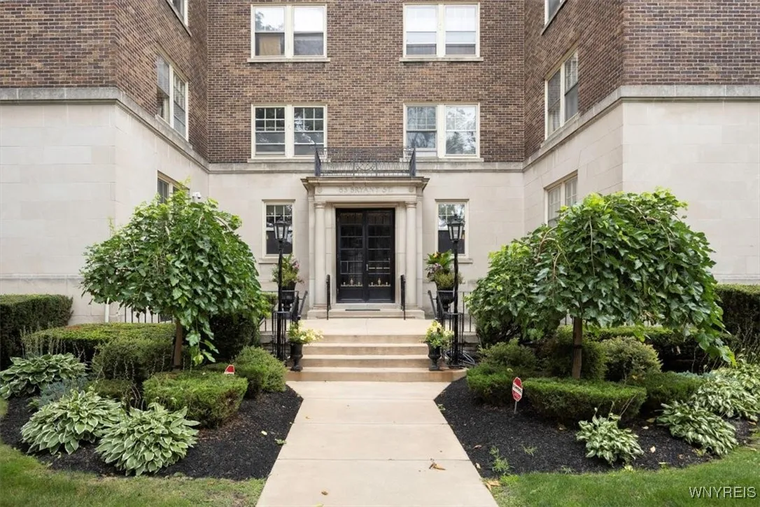 83 Bryant Street 1a, Buffalo, New York 14209, Buffalo, New York 14209, 2 Bedrooms Bedrooms, 5 Rooms Rooms,1 BathroomBathrooms,Residential,Closed,83 Bryant Street 1a, Buffalo, New York 14209,0,B1605477