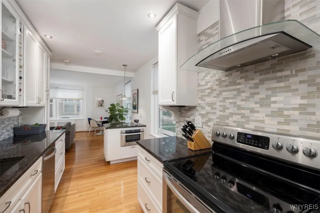 83 Bryant Street 1a, Buffalo, New York 14209, Buffalo, New York 14209, 2 Bedrooms Bedrooms, 5 Rooms Rooms,1 BathroomBathrooms,Residential,Closed,83 Bryant Street 1a, Buffalo, New York 14209,0,B1605477