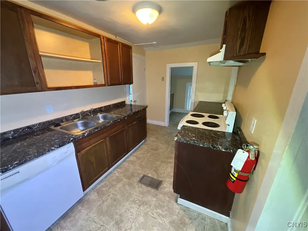 812 State Street, Watertown-city, New York 13601, Watertown City, New York 13601, 6 Bedrooms Bedrooms, ,2 BathroomsBathrooms,Residential,Closed,812 State Street, Watertown-city, New York 13601,0,S1605530