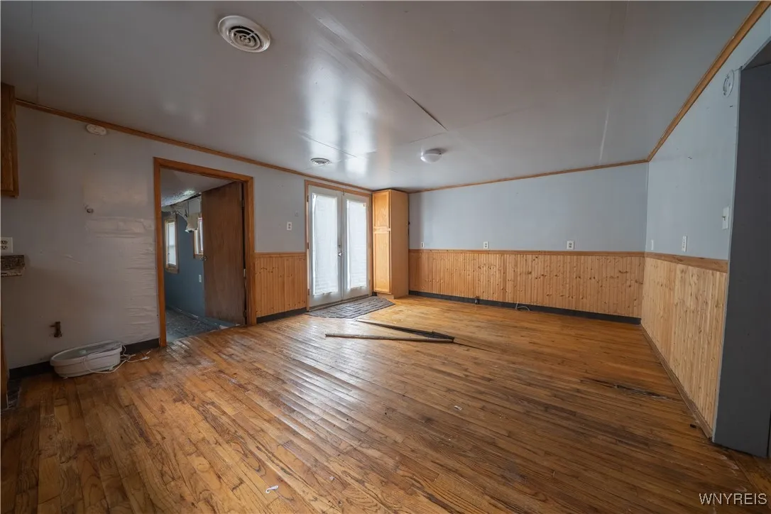 153 Ideal Street, Buffalo, New York 14206, Buffalo, New York 14206, 6 Bedrooms Bedrooms, ,2 BathroomsBathrooms,Residential,Closed,153 Ideal Street, Buffalo, New York 14206,0,B1604682