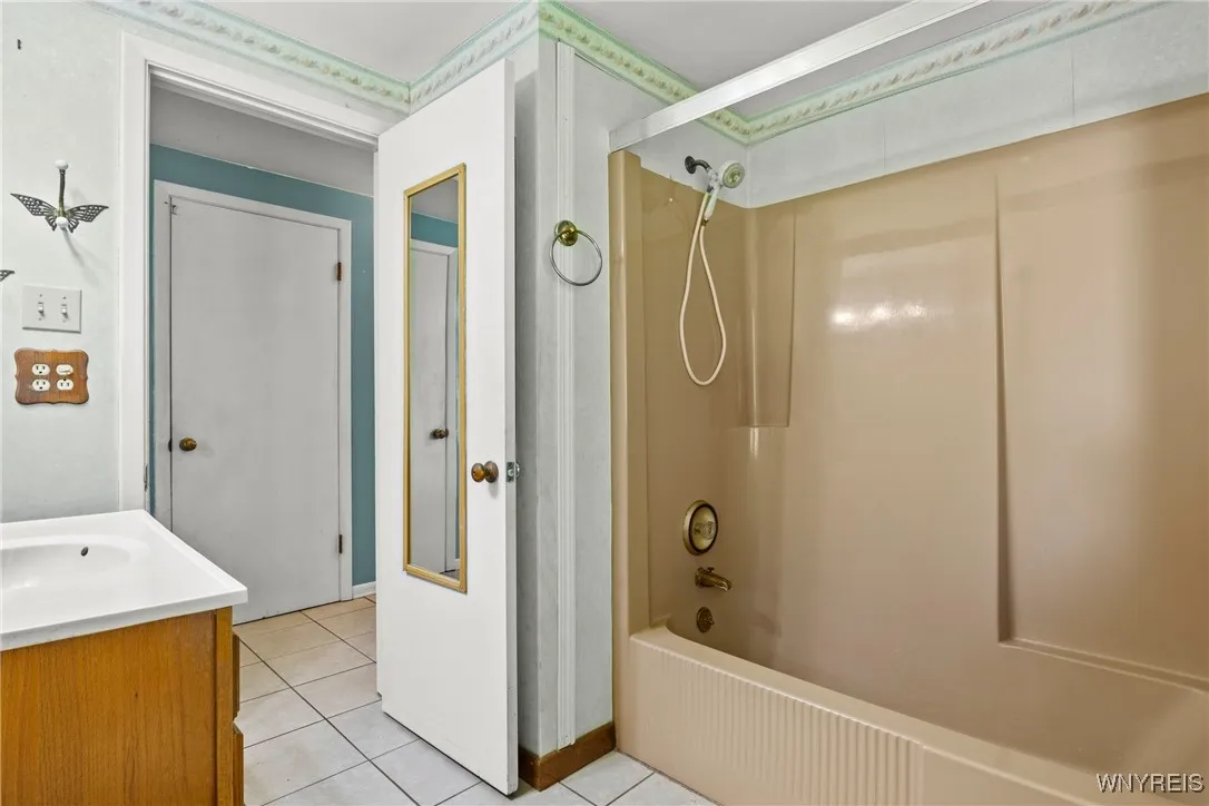 13346 Park Street, Alden, New York 14004, Alden, New York 14004, 3 Bedrooms Bedrooms, 5 Rooms Rooms,2 BathroomsBathrooms,Residential,Closed,13346 Park Street, Alden, New York 14004,0,B1605412