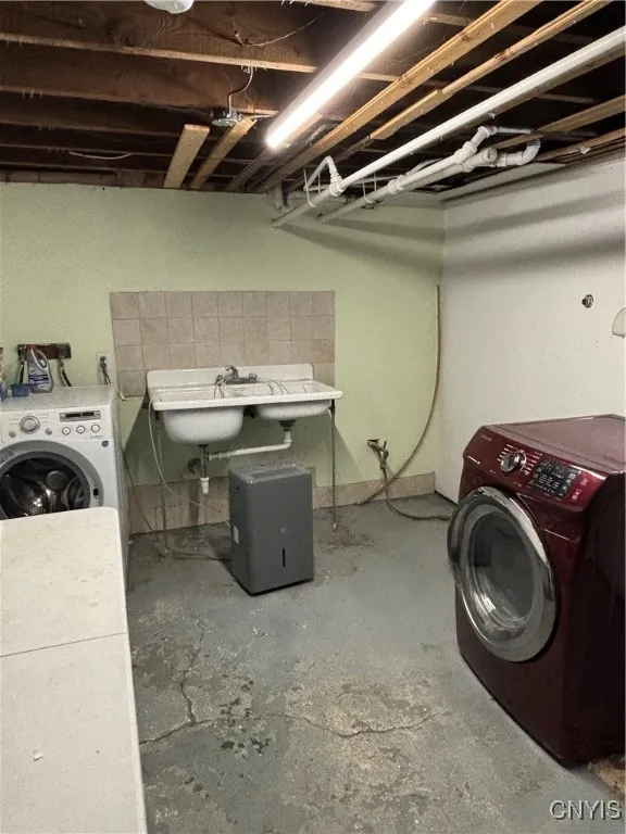 1102 Kellogg Avenue, Utica, New York 13502, Utica, New York 13502, 4 Bedrooms Bedrooms, 8 Rooms Rooms,2 BathroomsBathrooms,Residential,Closed,1102 Kellogg Avenue, Utica, New York 13502,0,S1605581