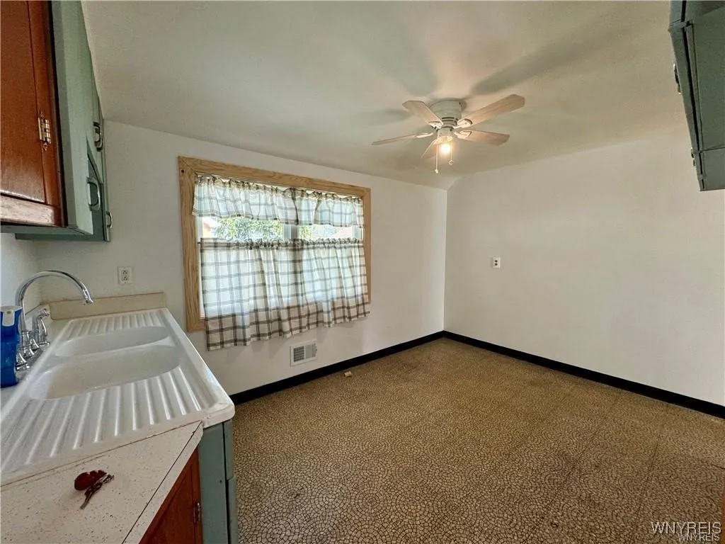 88 Loretto Drive, Cheektowaga, New York 14225, Cheektowaga, New York 14225, 2 Bedrooms Bedrooms, 5 Rooms Rooms,1 BathroomBathrooms,Residential,Closed,88 Loretto Drive, Cheektowaga, New York 14225,0,B1605502