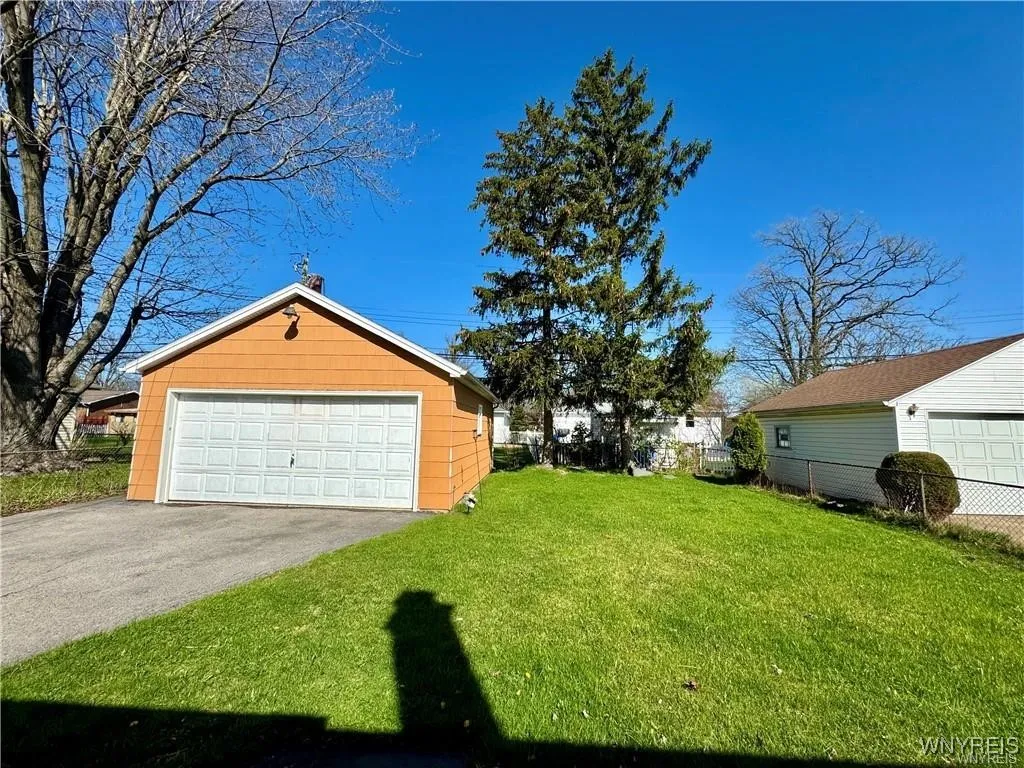 88 Loretto Drive, Cheektowaga, New York 14225, Cheektowaga, New York 14225, 2 Bedrooms Bedrooms, 5 Rooms Rooms,1 BathroomBathrooms,Residential,Closed,88 Loretto Drive, Cheektowaga, New York 14225,0,B1605502