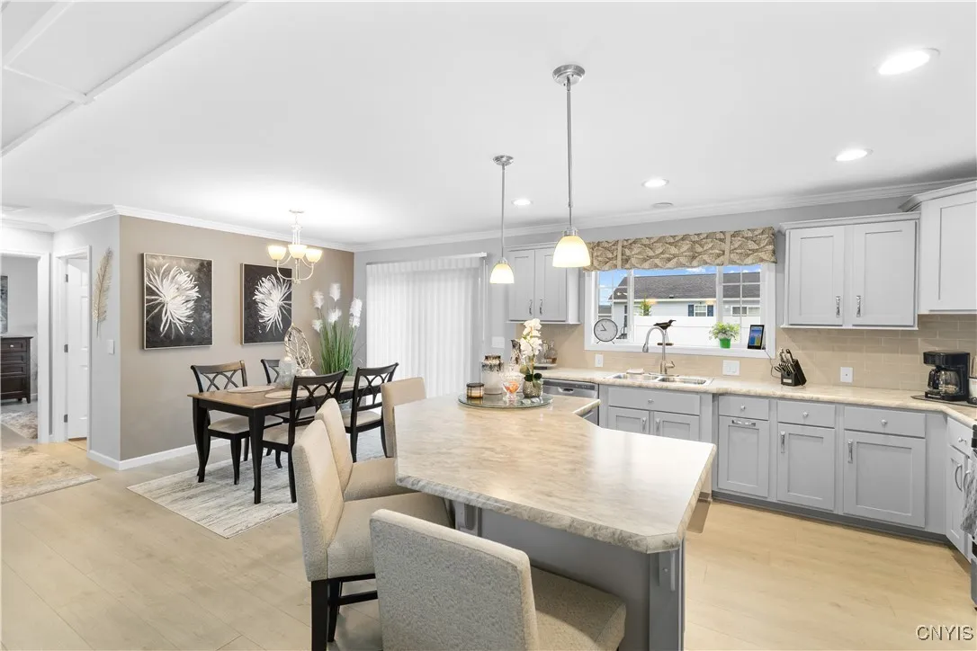 121 Woods Edge Drive, New Hartford, New York 13303, New Hartford, New York 13323, 3 Bedrooms Bedrooms, 9 Rooms Rooms,1 BathroomBathrooms,Residential,Closed,121 Woods Edge Drive, New Hartford, New York 13303,0,S1605066