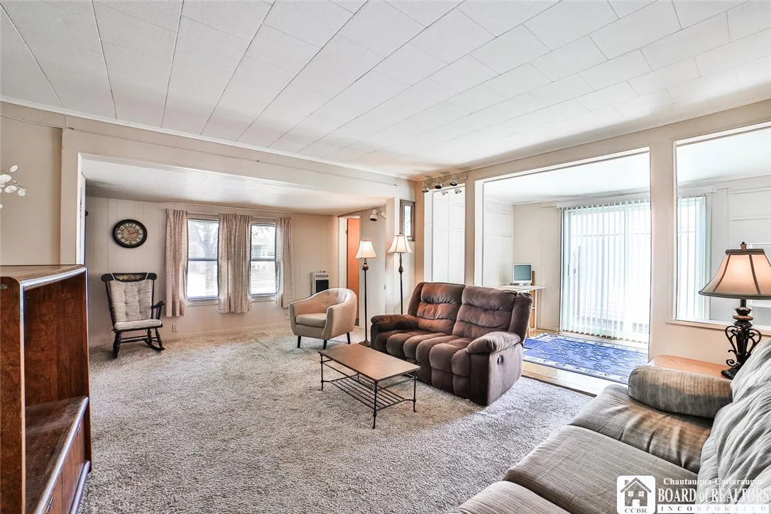 6 Balzac Court 2, Tonawanda-town, New York 14150, Tonawanda, New York 14150, 4 Bedrooms Bedrooms, ,2 BathroomsBathrooms,Residential,For Sale,6 Balzac Court 2, Tonawanda-town, New York 14150,0,R1605527