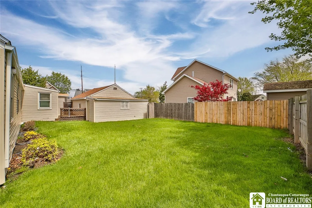 6 Balzac Court 2, Tonawanda-town, New York 14150, Tonawanda, New York 14150, 4 Bedrooms Bedrooms, ,2 BathroomsBathrooms,Residential,For Sale,6 Balzac Court 2, Tonawanda-town, New York 14150,0,R1605527