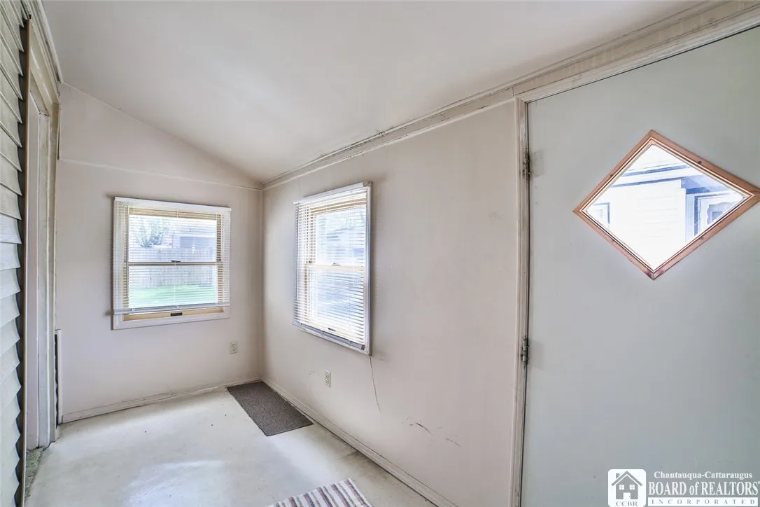 6 Balzac Court 2, Tonawanda-town, New York 14150, Tonawanda, New York 14150, 4 Bedrooms Bedrooms, ,2 BathroomsBathrooms,Residential,For Sale,6 Balzac Court 2, Tonawanda-town, New York 14150,0,R1605527
